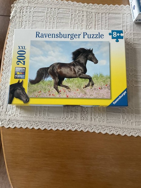Ravensburger Lovas puzzle kirak 200