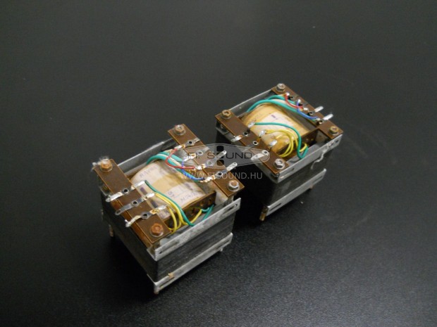 Ravill 174-32 ,25W,4 és 8 ohm ,100V leválasztó trafó pár