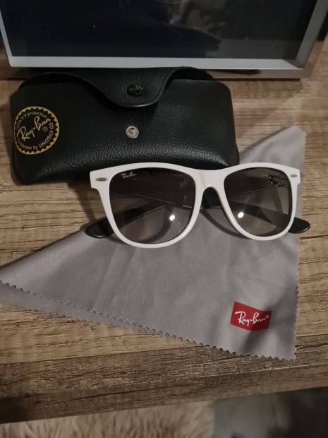 Ray Ban Wayfarer RB2140 unisex fehr napszemveg