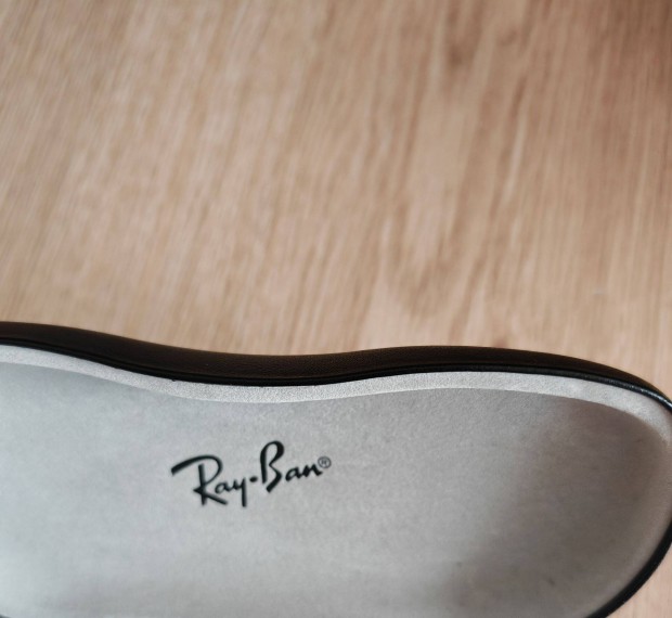 Ray Ban szemüvegtok