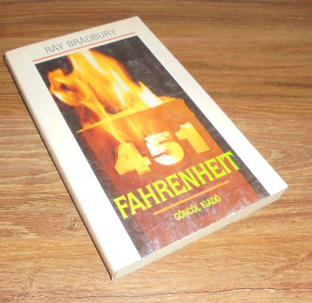 Ray Bradbury Fahrenheit 451 - A tetovlt asszony - Tyrannosaurus rex