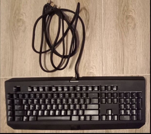 Razer Blackwidow Chroma gamer billentyzet