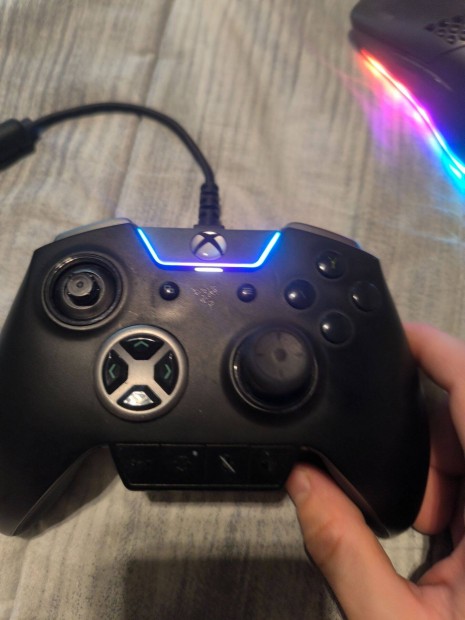 Razer Wolverine Ultimate Xbox kontroller joystick + tart