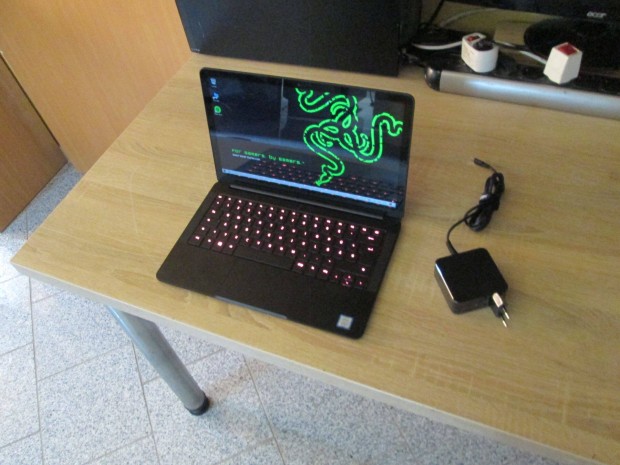 Razer ultrabook, rintkpernys, i7 7500u, 16 GB., 500 GB. M.2 SSD