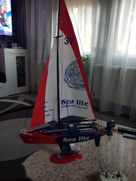 Rc vitorlás 60cm hosszú,88cm magas
