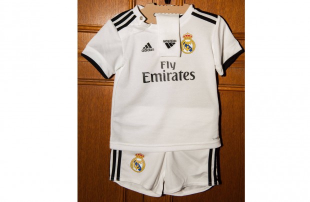 Real Madrid eredeti adidas fehr baby szett (86-os)