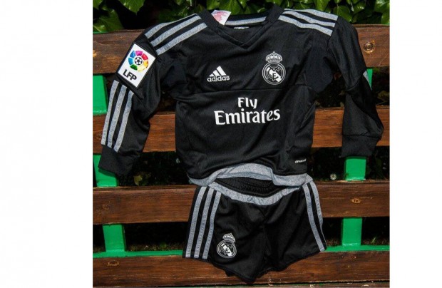 Real Madrid eredeti adidas fekete hossz ujj gyerek mez szett