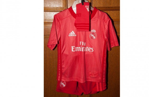 Real Madrid eredeti adidas gyerek korall szett (98)