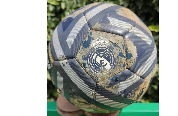 Real Madrid eredeti adidas szrke labda