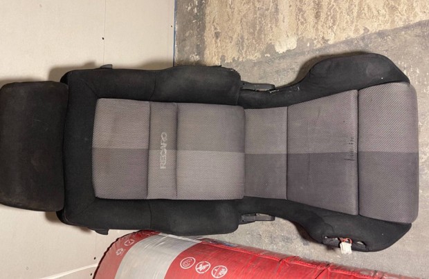 Recaro �l�s el�red�nthet�