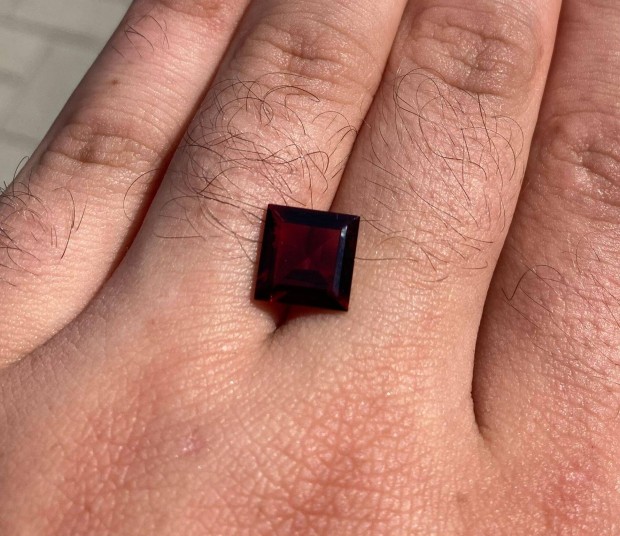 Red garnet drgak pecst / eljegyzsi / szoliter gyrbe