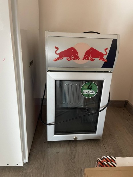 Redbull hűtő