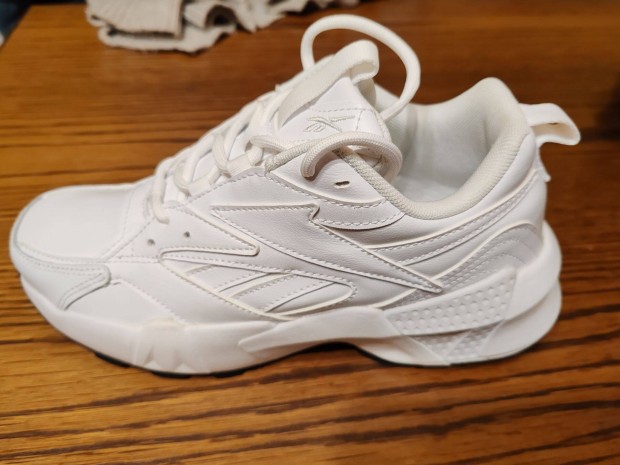 Reebok cip 37-es csak prblva volt