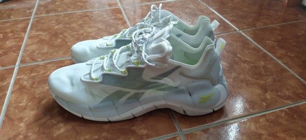 Reebok fehr olivazld 47