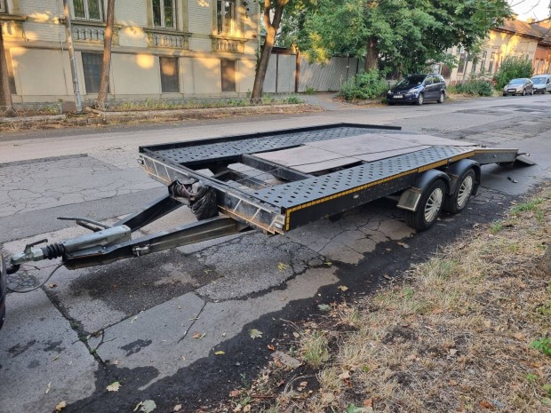Reflex 3.5T Trailer 570cm x 210cm rakfellettel elad