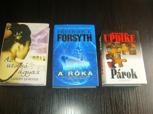 Regnyek - John Updike, Frederick Forsyth, Lesley Downer 3 db