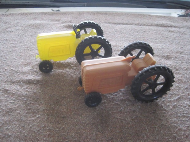 Régi DMSZ Hofherr traktor 2 db