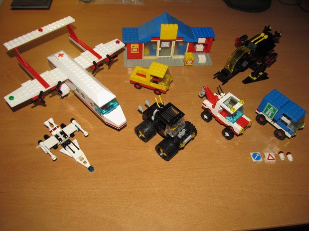 Rgi Lego szett kupac: 7 szett (Town, Futuron, Blacktron)