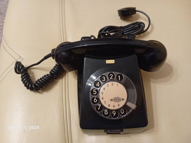 Rgi, (1975. gyrtsi v) vezetkes , trcss fekete telefon
