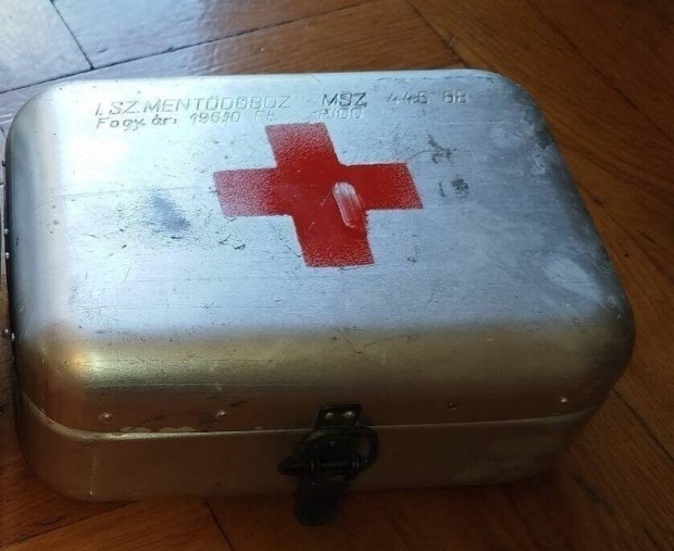 Régi , veterán , retro alumínium elsősegély doboz mentődoboz