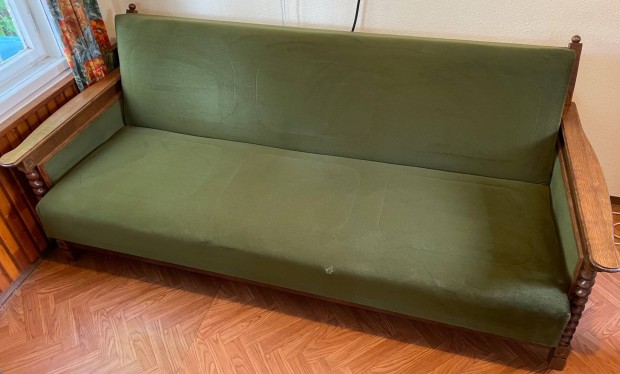 Régi, ágyneműtartós kinyitható kanapé+1 db fotel eladó
