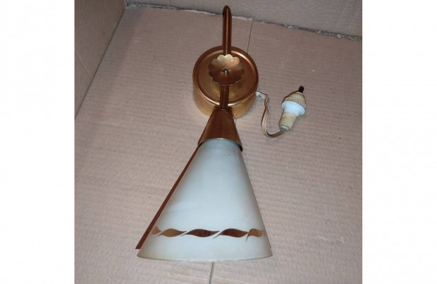 R�gi, retr� hossz�k�s fali l�mpa (b�r�s)