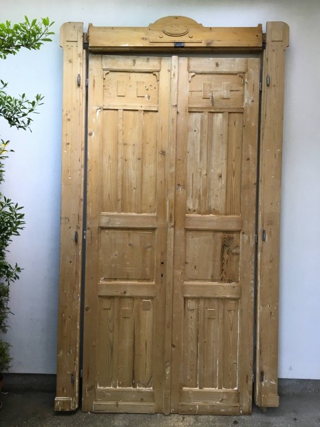 Régi antik tisztitott kétszárnyú ajtó tokkal eladó