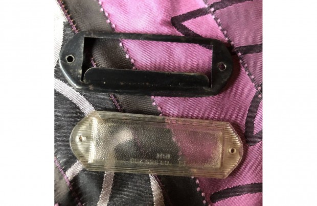 R�gi aut� prizma kerettel 1800 Ft