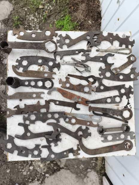 Regi bicikli kulcsok eladk