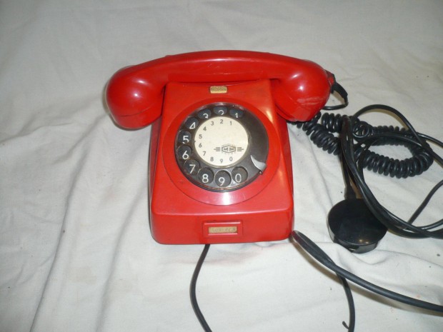 Rgi cb 76 trcss piros telefon