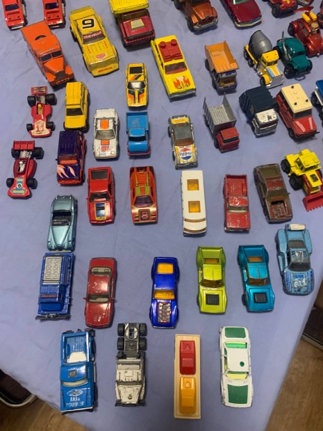 Régi fém kisautó gyűjtemény eladó! Matchbox, Hot Wheels, Disney C