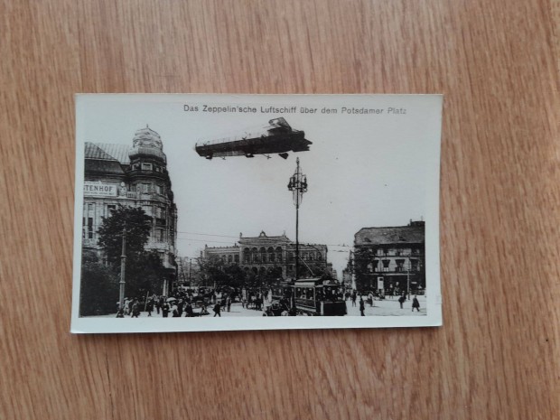 Rgi fot Zeppelin Berlin felett