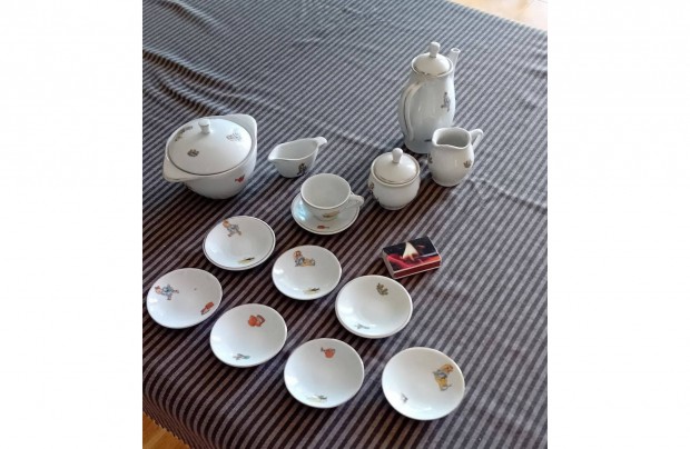 Régi játék, porcelán babakészletek eladók