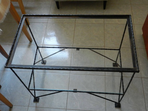 R�gi kov�csoltvas asztal