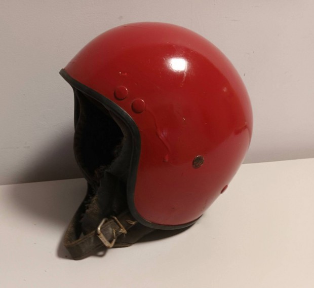 R�gi motoros buk�sisak