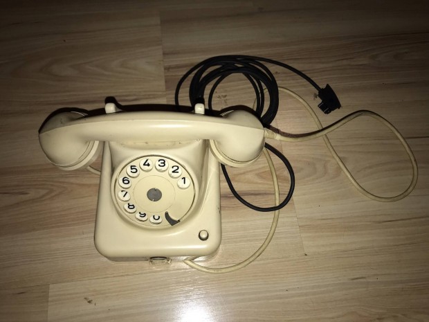 Rgi nmet bakelit telefon elad