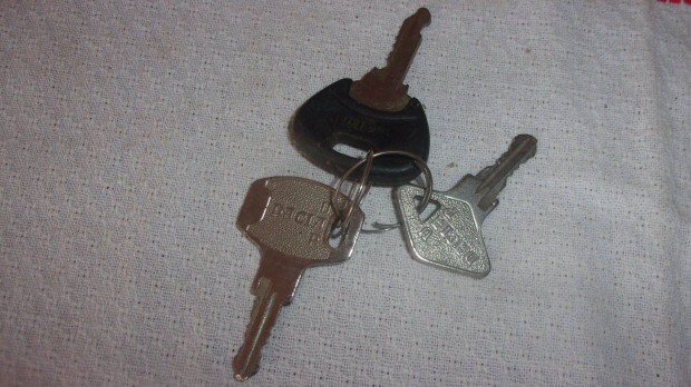 Rgi retro 1990 eltti Dacia aut eredeti kulcsa