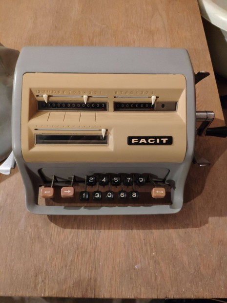 Rgi retro Facit mechanikus szmolgp