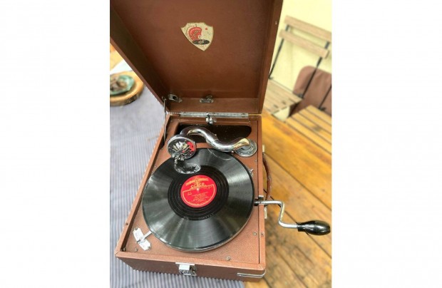 Régi retro Szovjet Orosz Molot hordozható táska gramofon, vintage