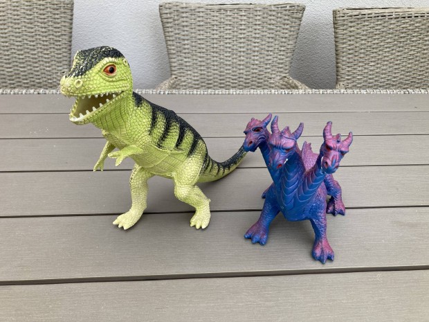 Regi retro dino + sarkany jatek figura 1984 1986