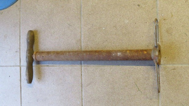 Régi retro motor autó kézi pumpa autopumpa