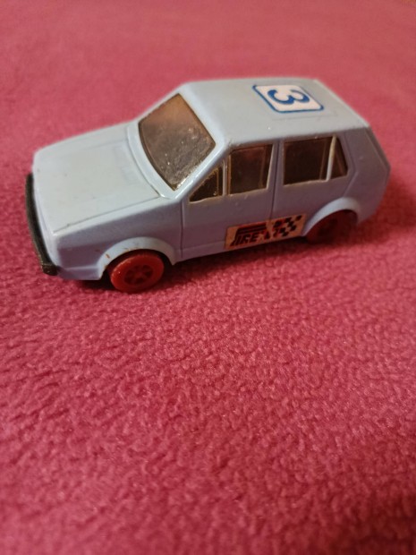 Régi retro műanyag kisautó régi gyerek játék