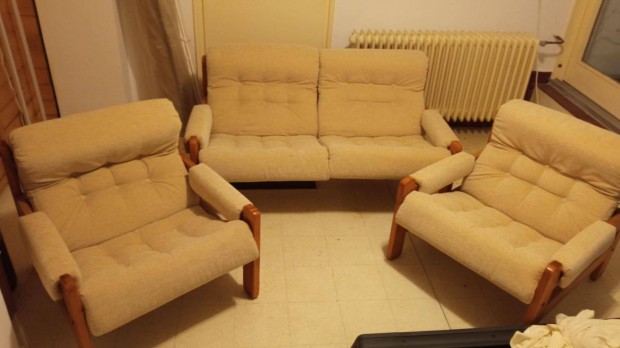 Régi retro újra kárpitozott hibátlan ülőgarnitúra 2 db fotel + dupla