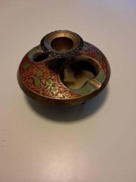 R�gi,r�z hamutart� �s gyertyatart� egyben 