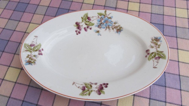 Rgi szeder mints porceln knlt