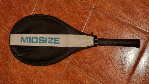 Rgi teniszt midsize