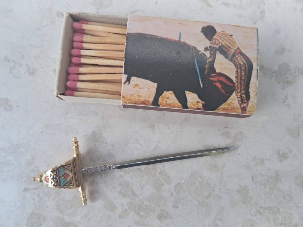 R�gi toled�i gyuf�sdoboz karddal