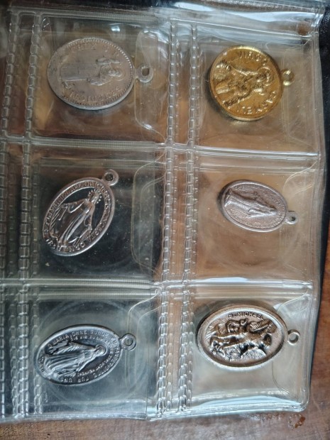 R�gi vall�sos med�lok / kegy�rm�k gy�jtem�nye - 39 db