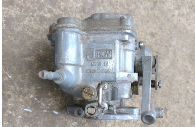 Régi veterán Skoda 440 Spartak Octavia jikov karburátor