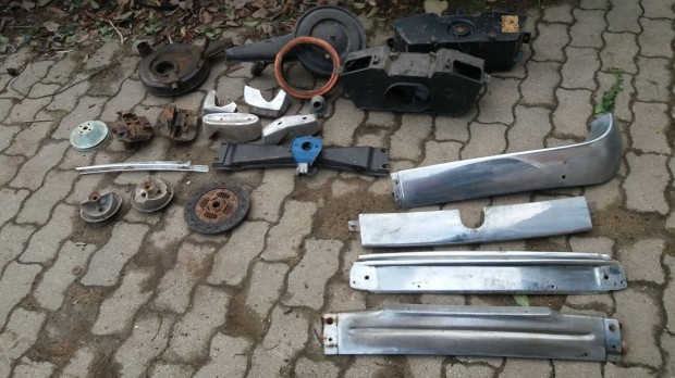 Régi veterán ford taunus alkatrészek egyben debreceni szállit